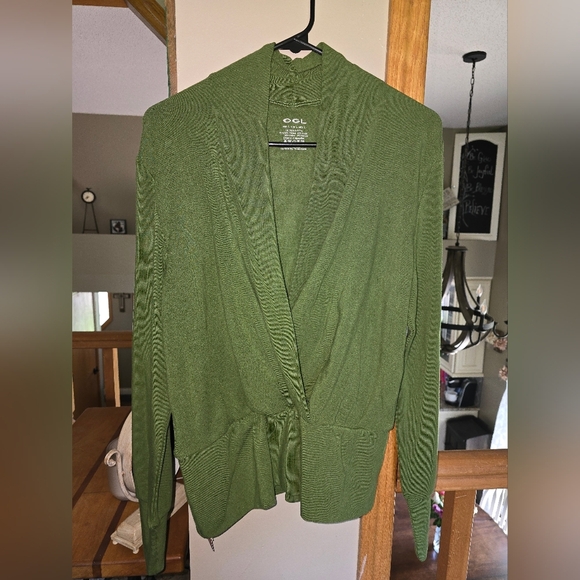 OGLmove Women's Green Sweater - Picture 1 of 5
